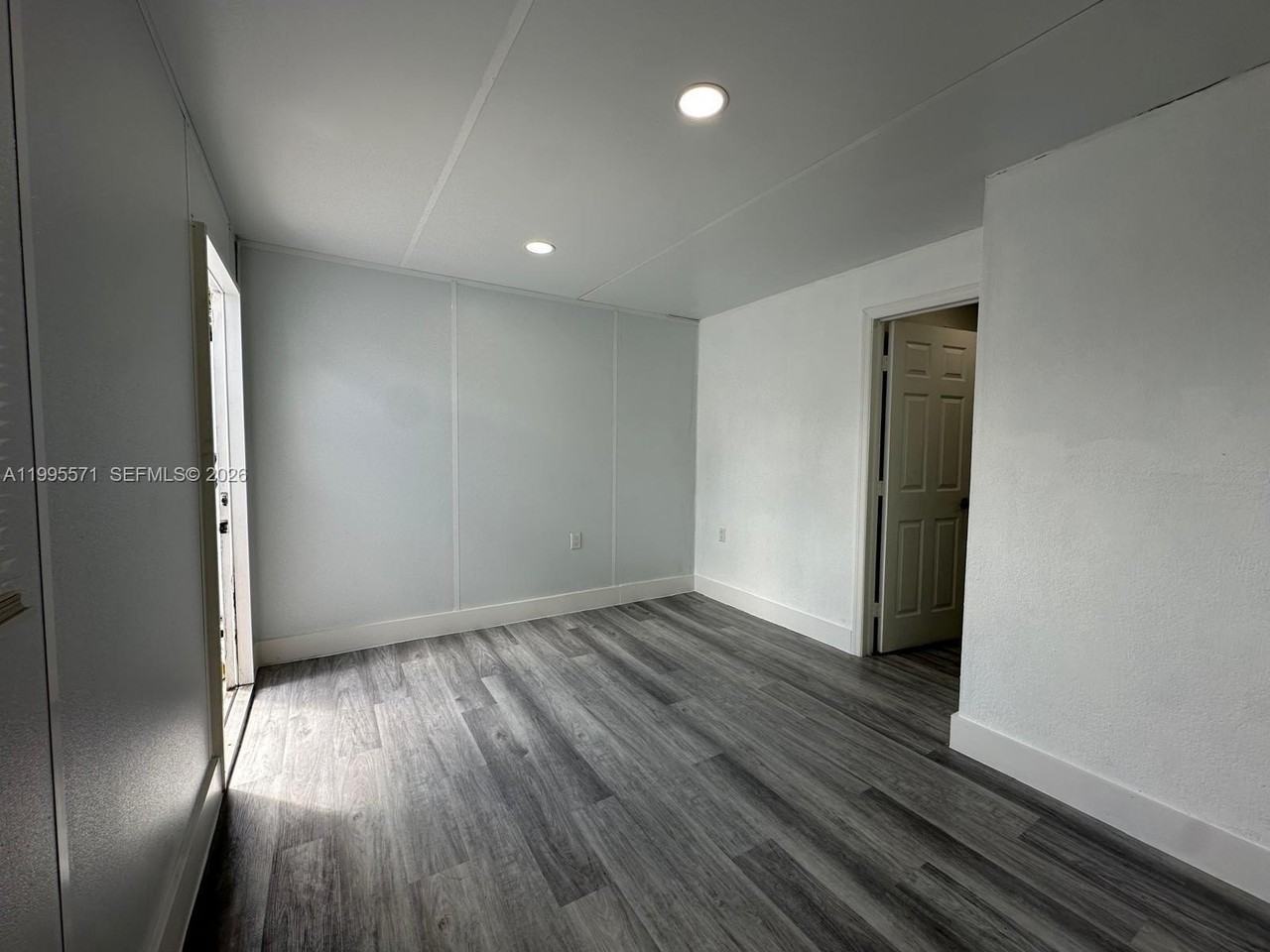 841 N 69th Ave #2 - Photo 4 of 12