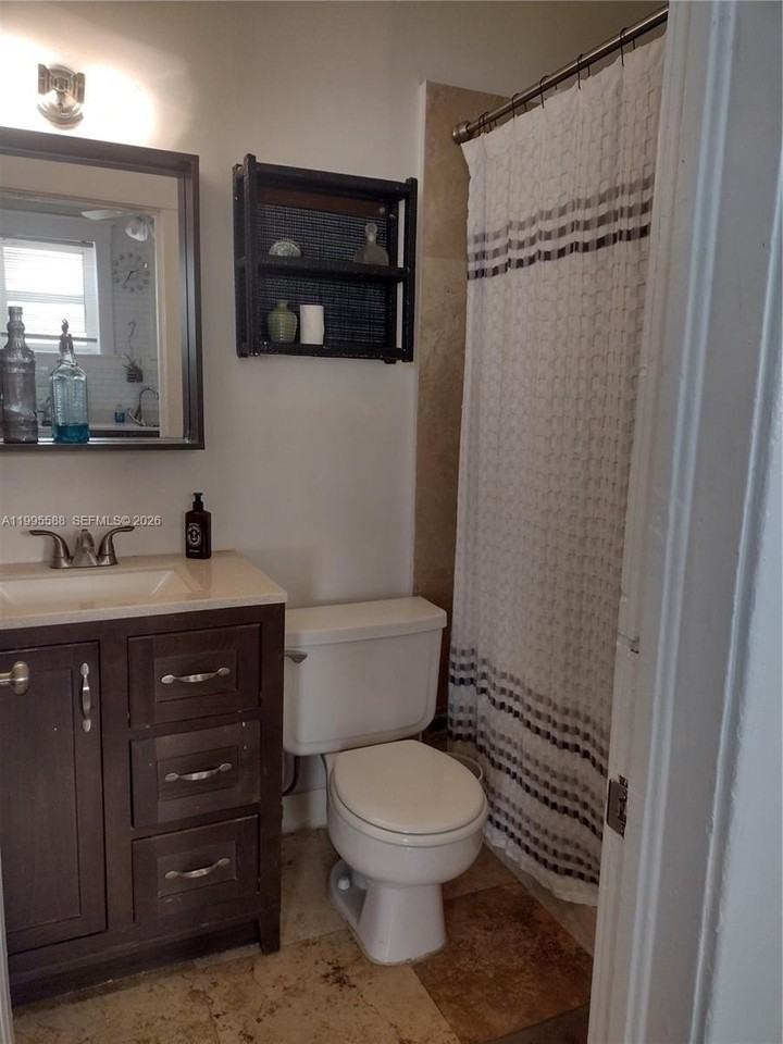 710 Pennsylvania Ave #4 - Photo 6 of 10