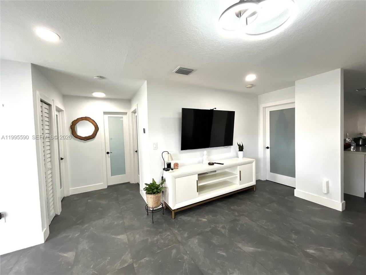 511 Sw 115th Ave - Photo 5 of 22