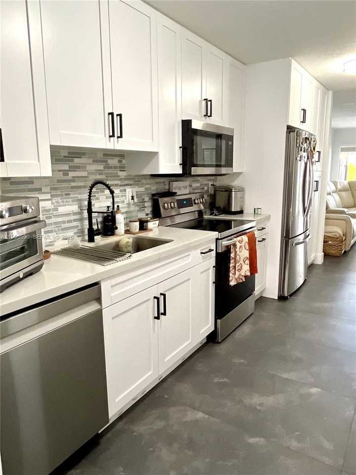 511 Sw 115th Ave - Photo 6 of 22