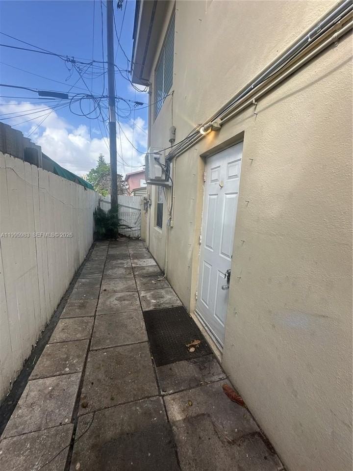 2420 Sw 34th Ave #A - Photo 5 of 15