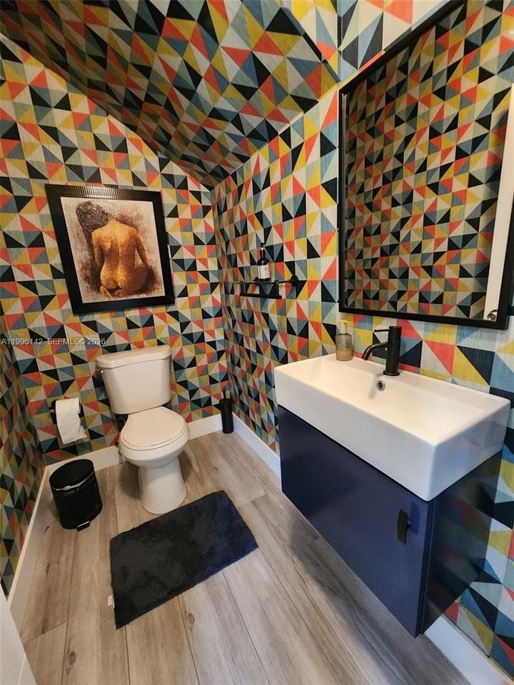 1411 Sw 66th Ave #B - Photo 3 of 22