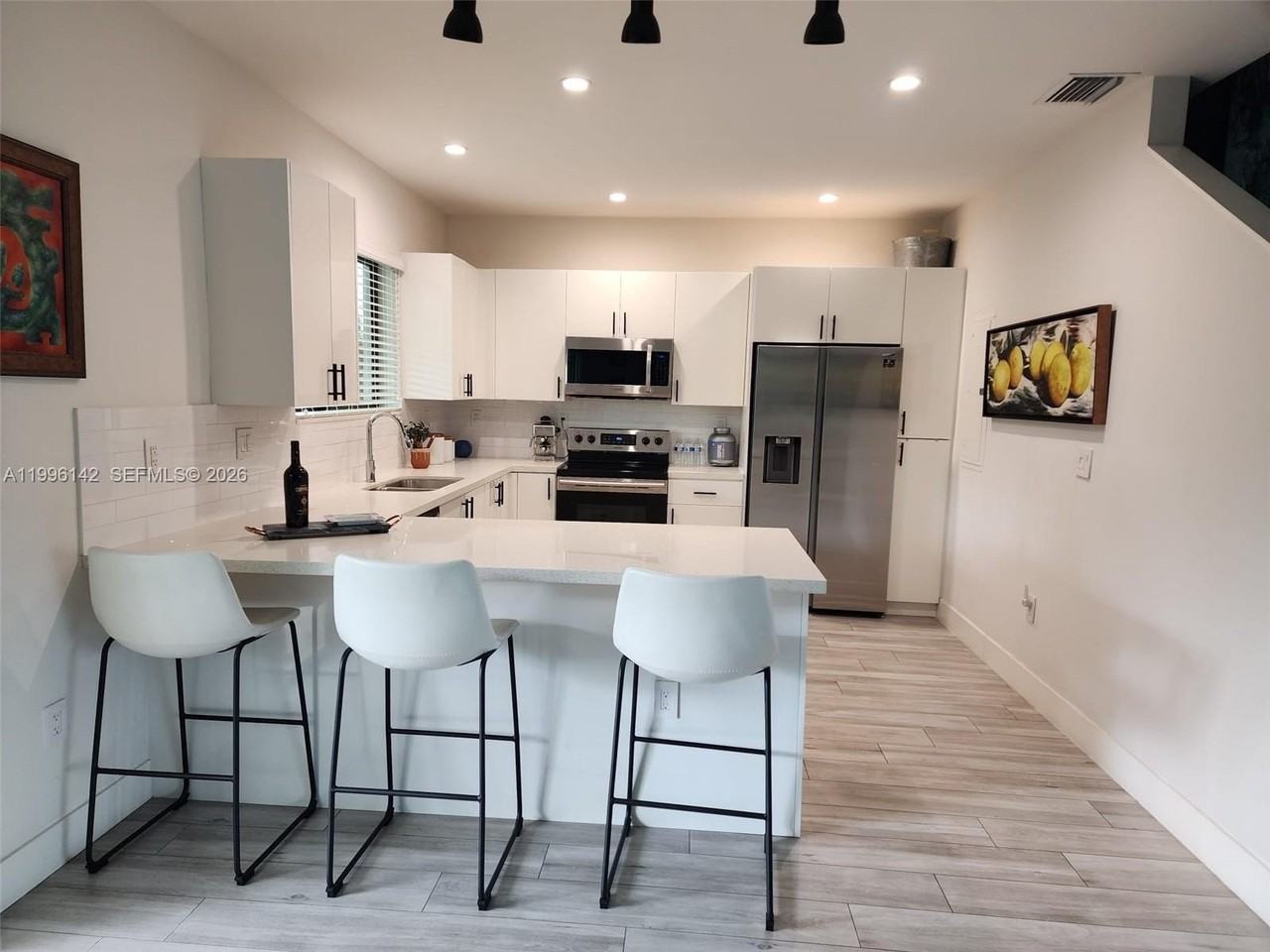 1411 Sw 66th Ave #B - Photo 6 of 22