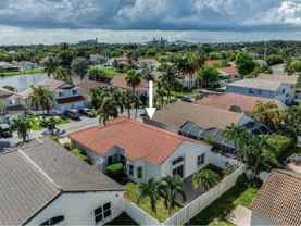 4938 Sw 33rd Way - Photo 1 of 1