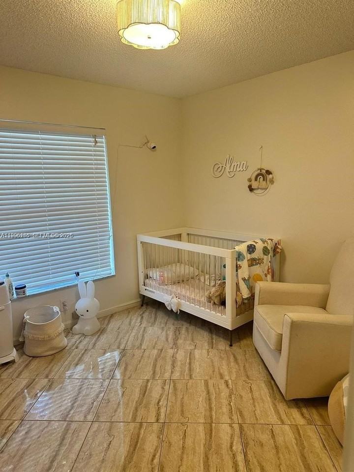 4938 Sw 33rd Way - Photo 7 of 15