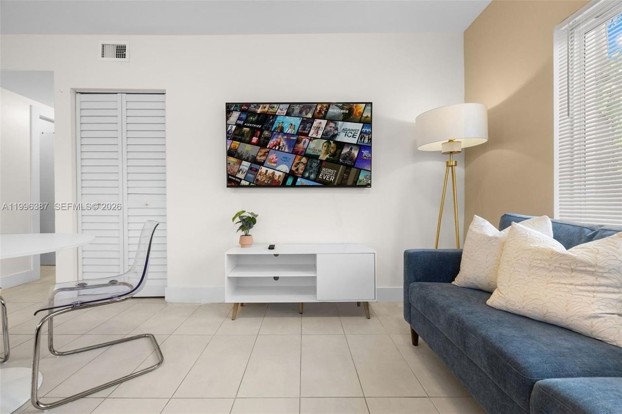 1286 Ne 109th St #1 - Photo 6 of 31