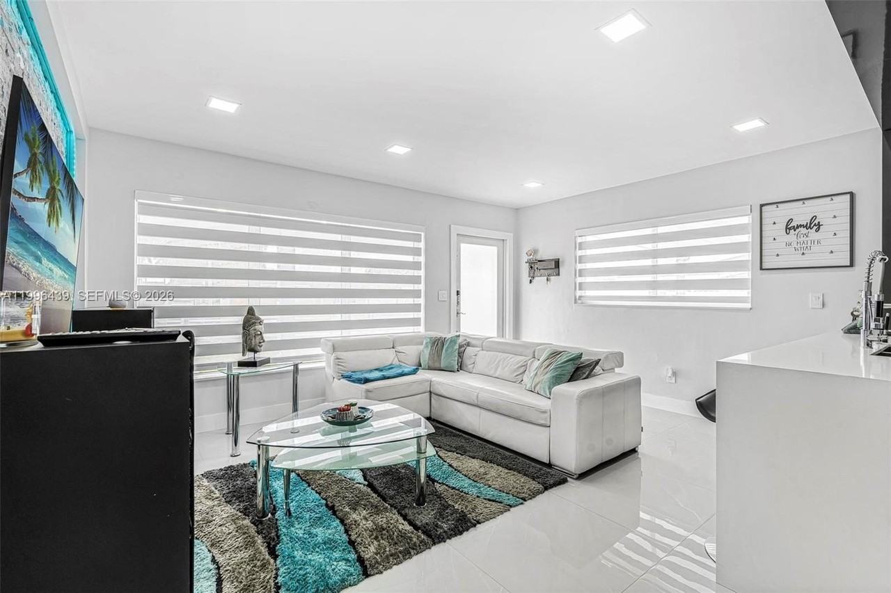 12001 Sw 176th Ter - Photo 6 of 30