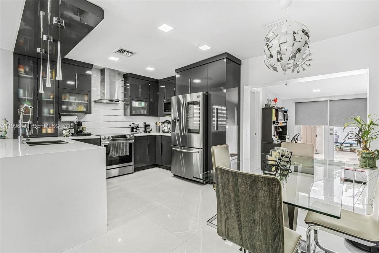 12001 Sw 176th Ter - Photo 7 of 30