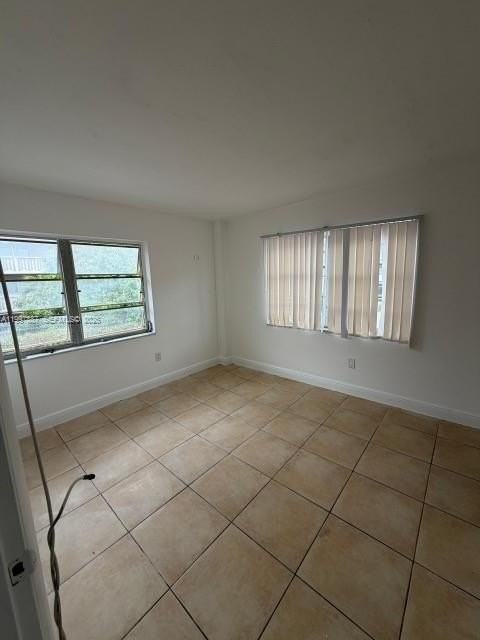 1821 Ne 168th St #B3 - Photo 7 of 11