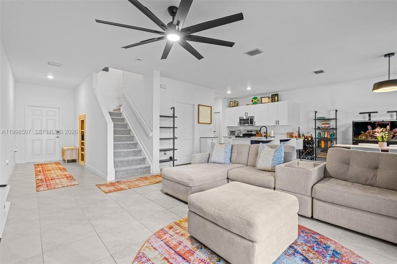 4917 Oakmont Dr - Photo 7 of 48