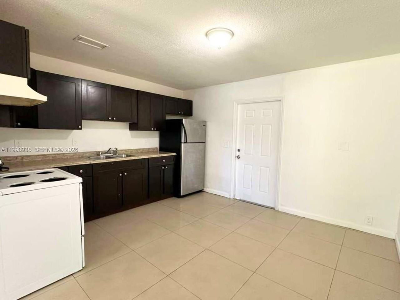 623 Nw 3rd Ave #1 - Photo 5 of 10