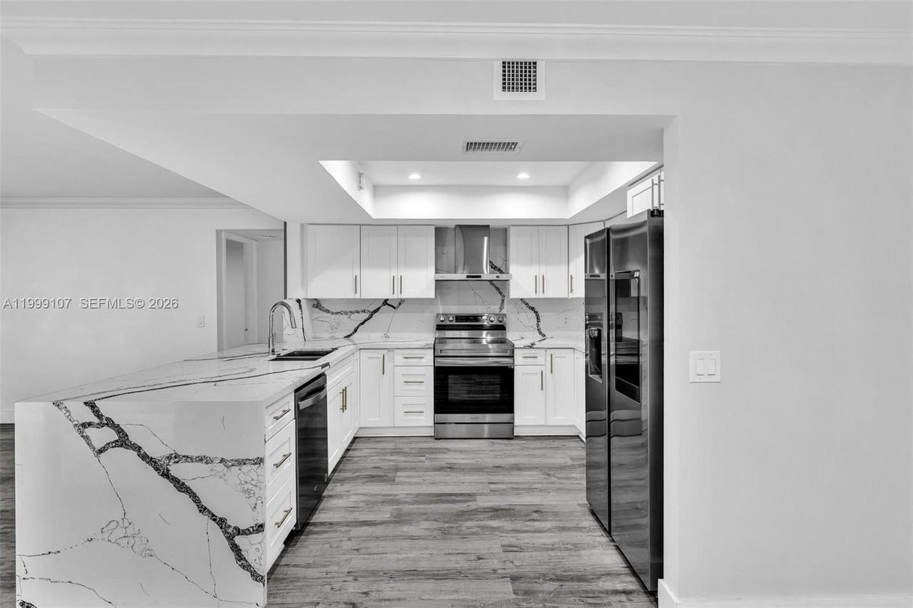 17532 Nw 61st Ct N - Photo 2 of 50