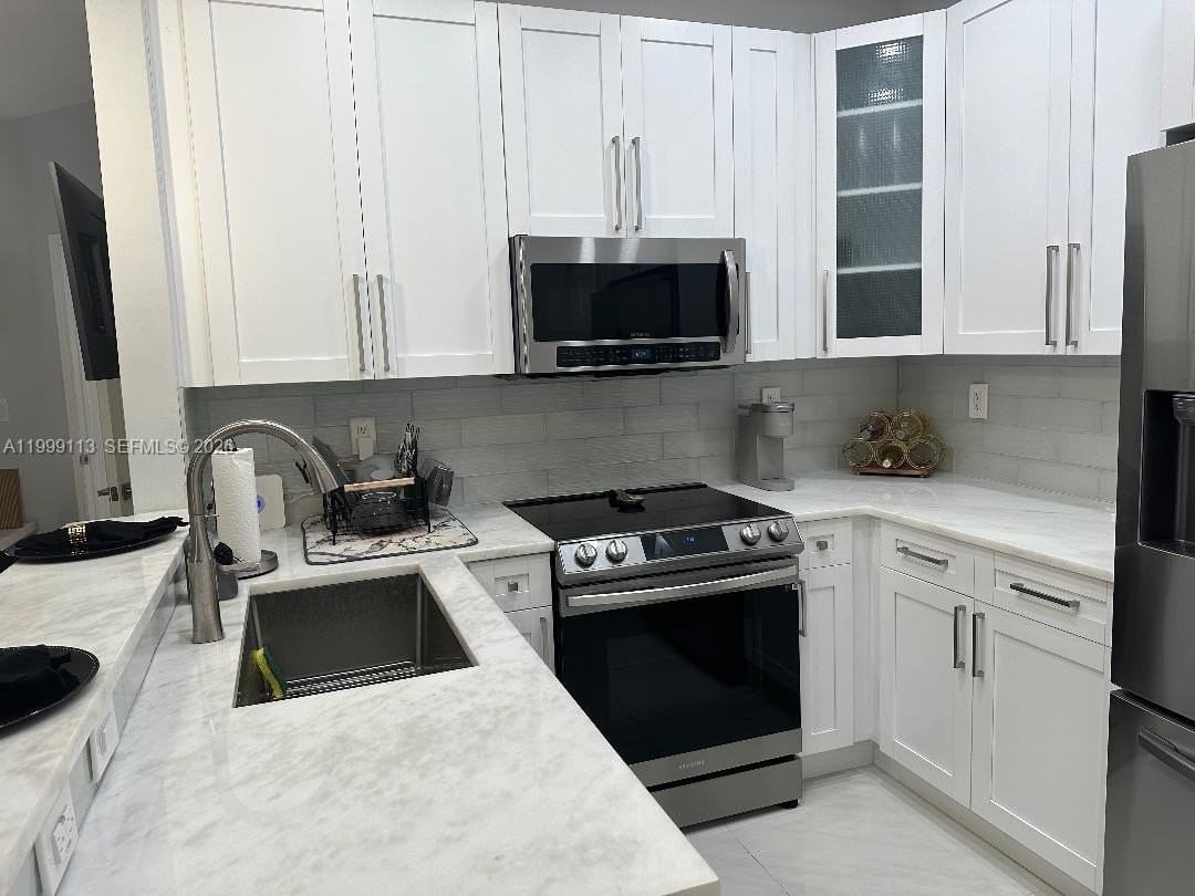 7690 S Southwood Cir - Photo 4 of 31