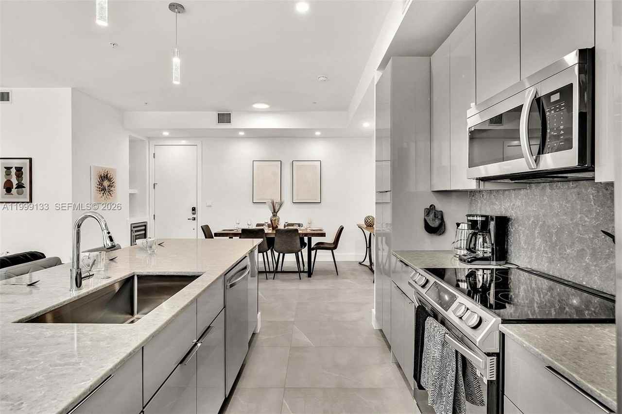 2100 Miami Rd #204 - Photo 5 of 33