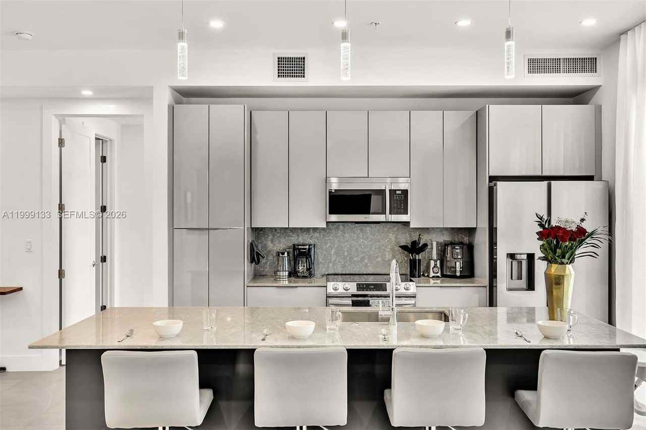 2100 Miami Rd #204 - Photo 7 of 33