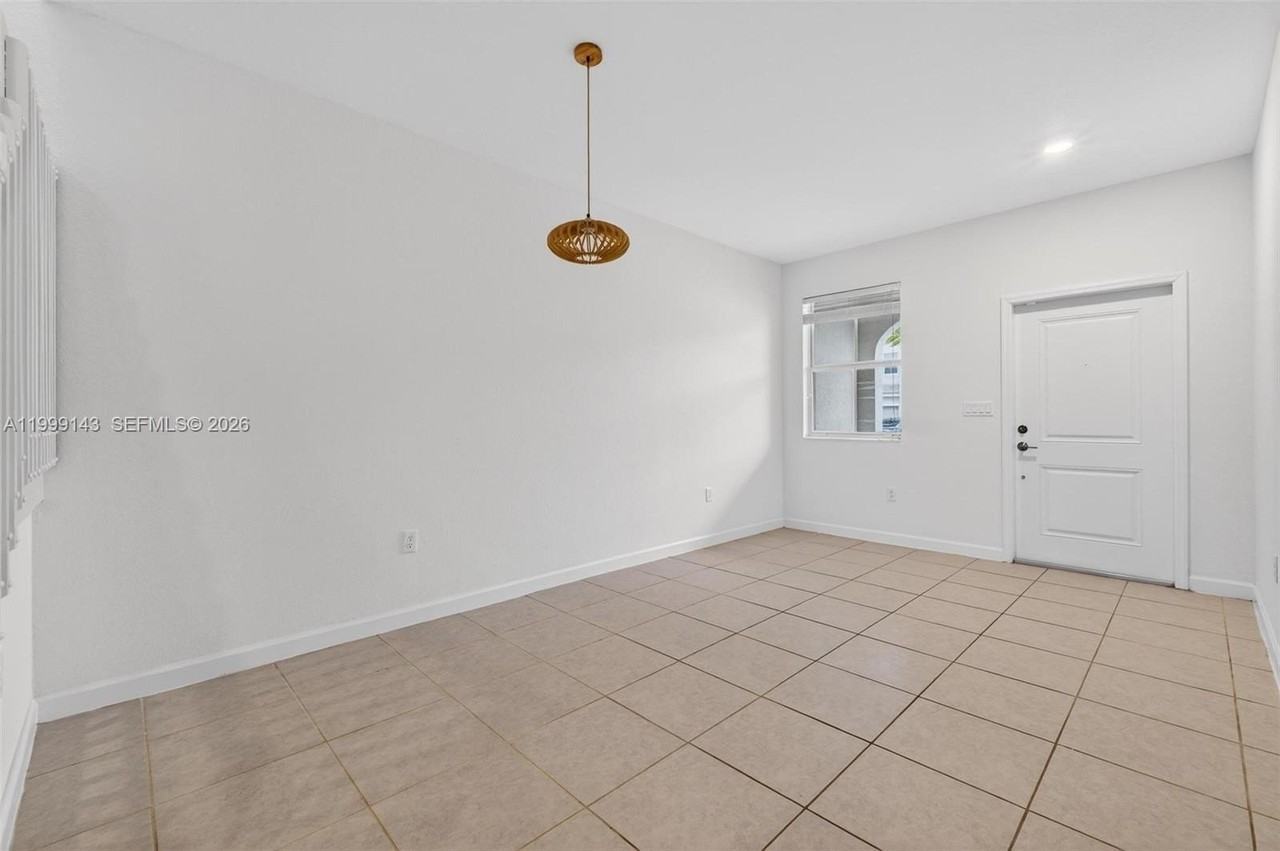 2662 Se 10th St #2662 - Photo 6 of 48