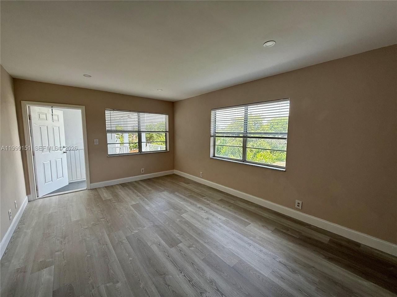 1607 Arthur St #304 - Photo 3 of 13