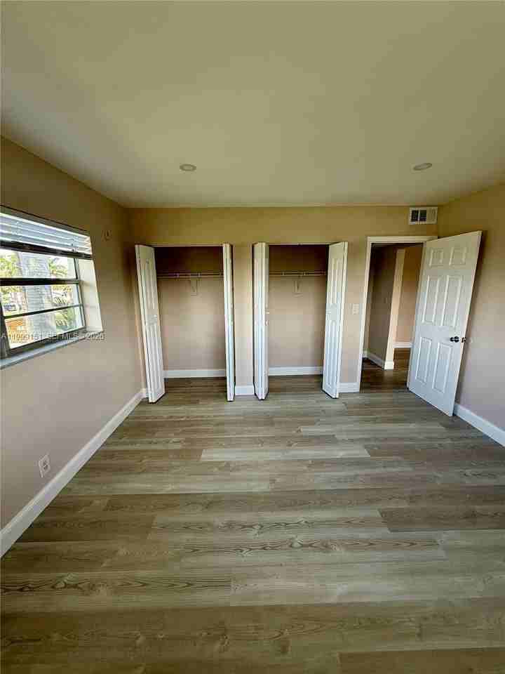 1607 Arthur St #304 - Photo 6 of 13