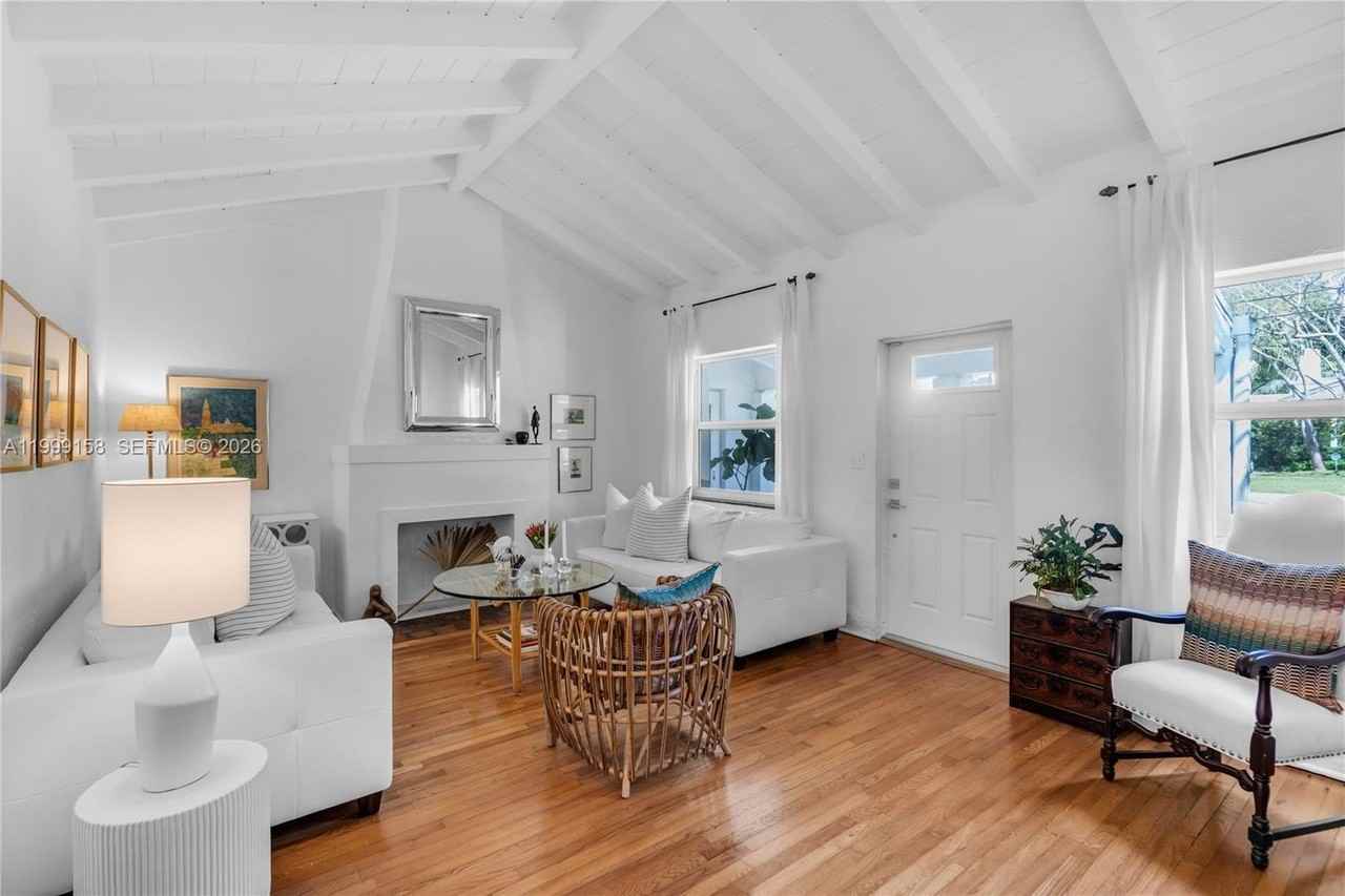 4072 Park Ave - Photo 4 of 30