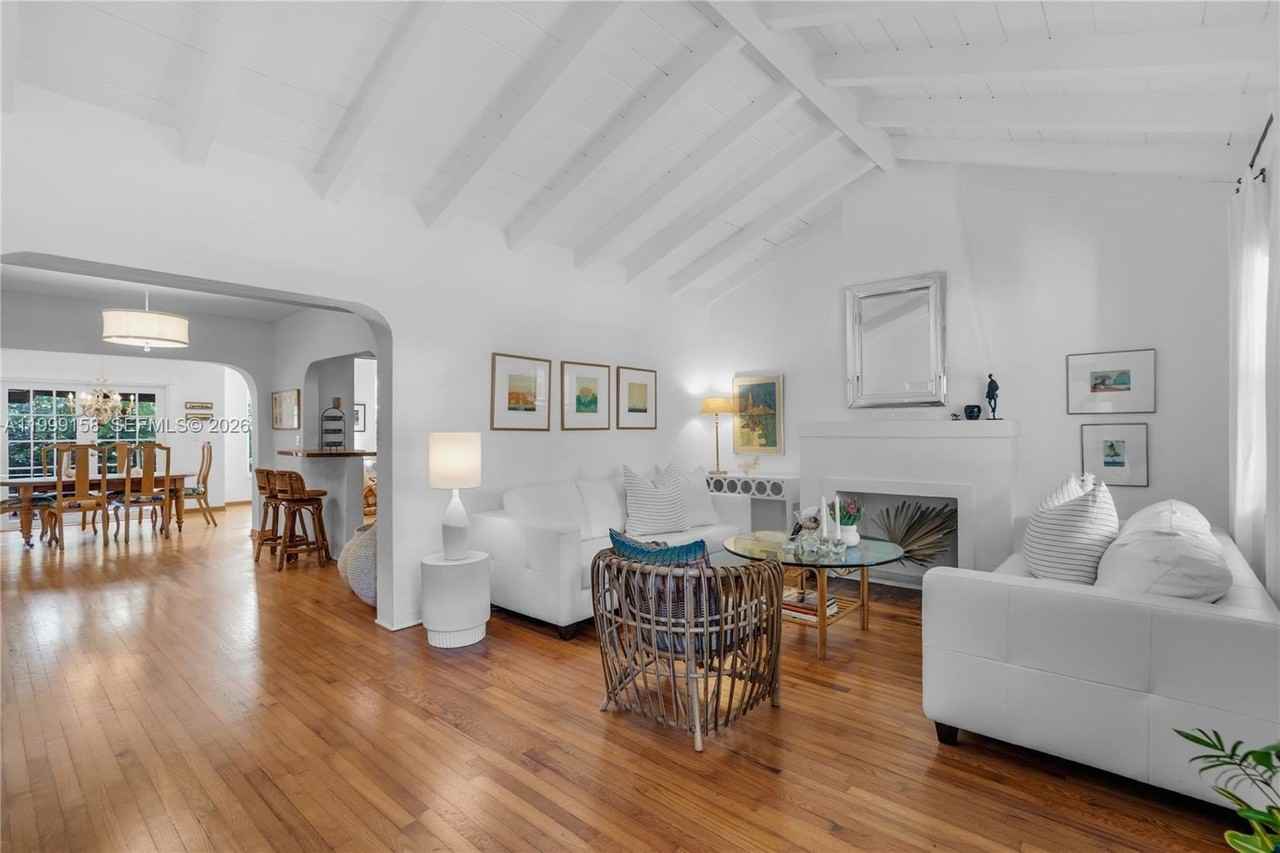 4072 Park Ave - Photo 5 of 30