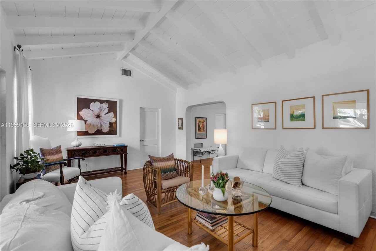 4072 Park Ave - Photo 6 of 30