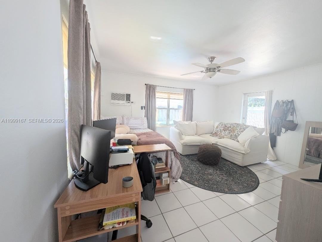 1004 N 16th Ave #1 - Photo 7 of 14