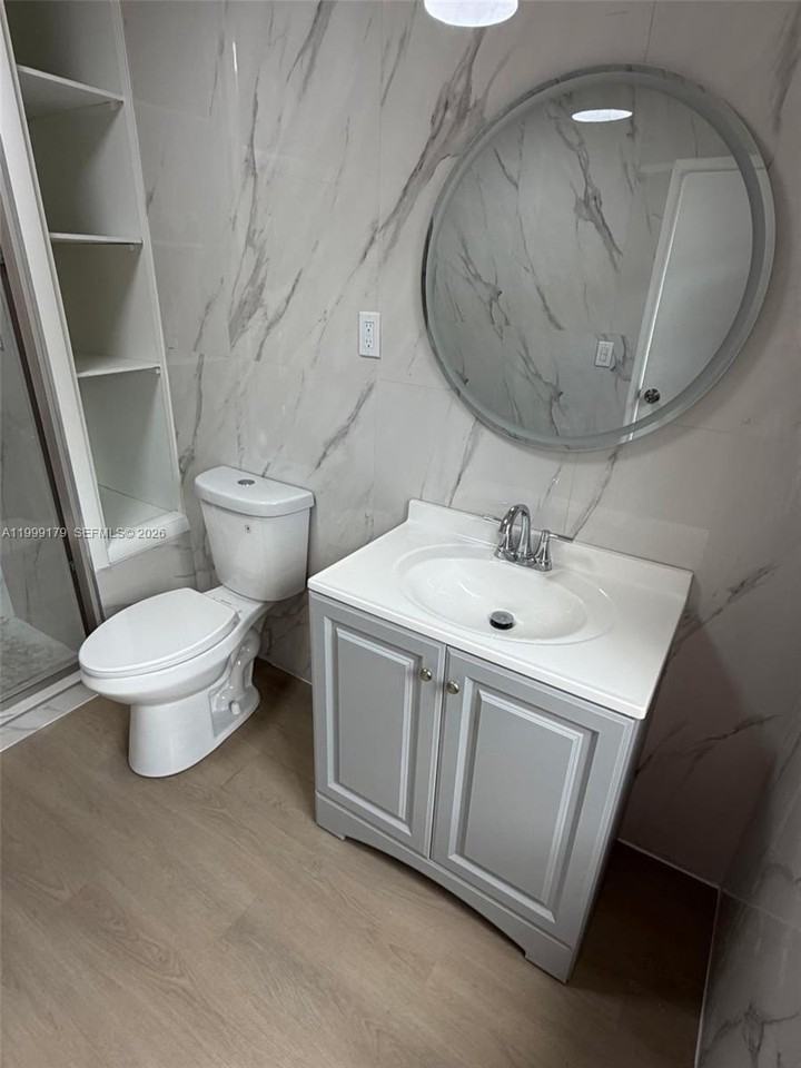 428 Sw 15th Rd #428 - Photo 3 of 4