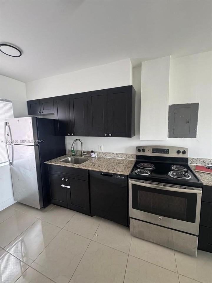 660 Ne 88th Ter #8 - Photo 5 of 7