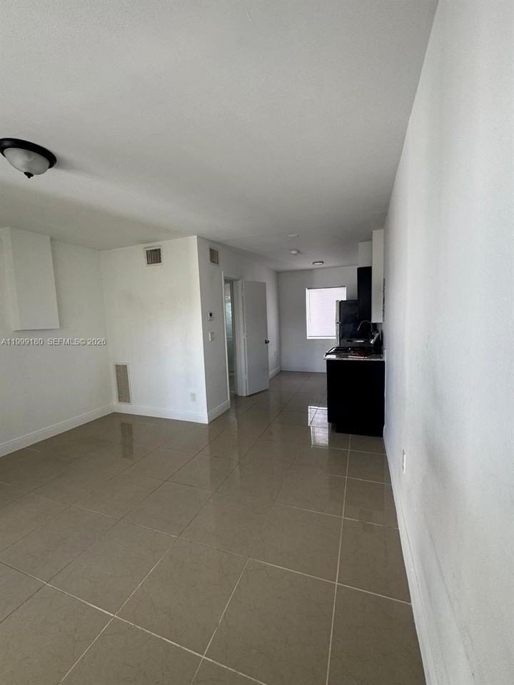 660 Ne 88th Ter #8 - Photo 6 of 7