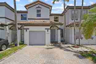 11613 Nw 78th St #11613 - Photo 1 of 1