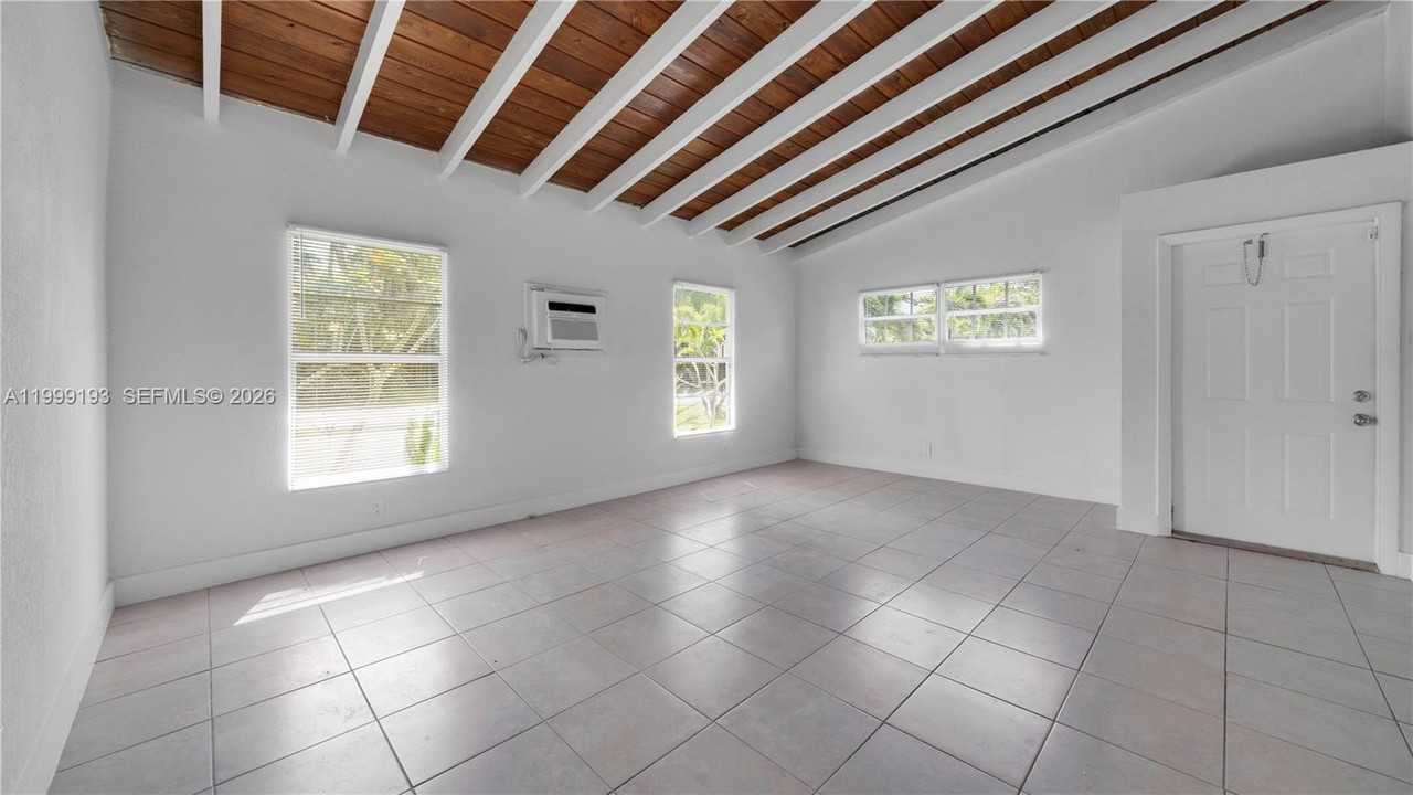 1501 Sw 21st St #1-2 - Photo 5 of 20