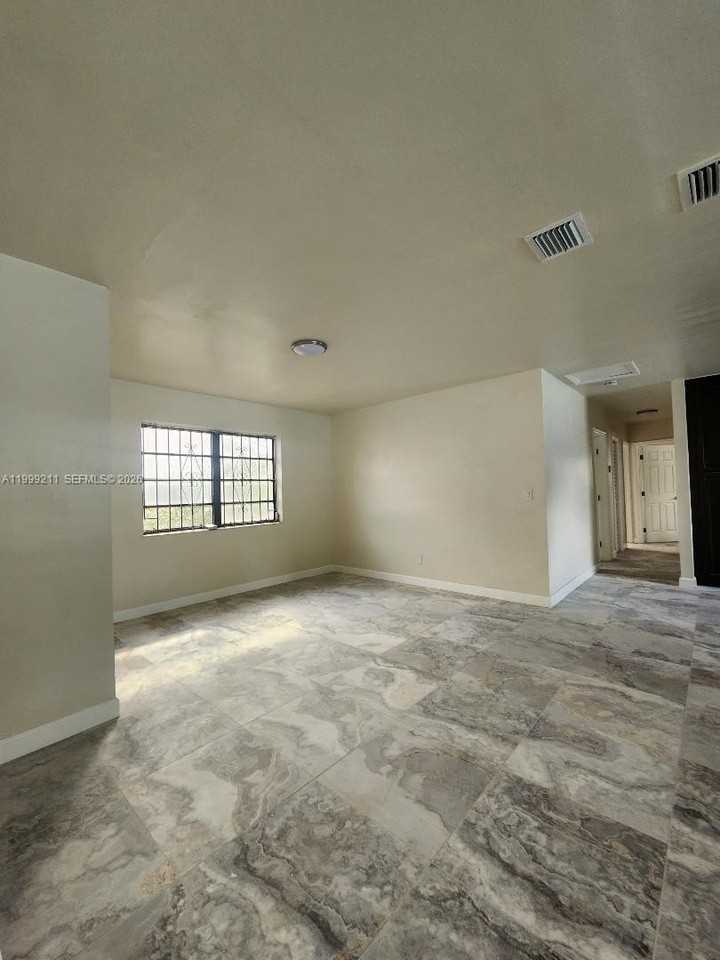 7750 Nw 14th Pl #0 - Photo 5 of 16