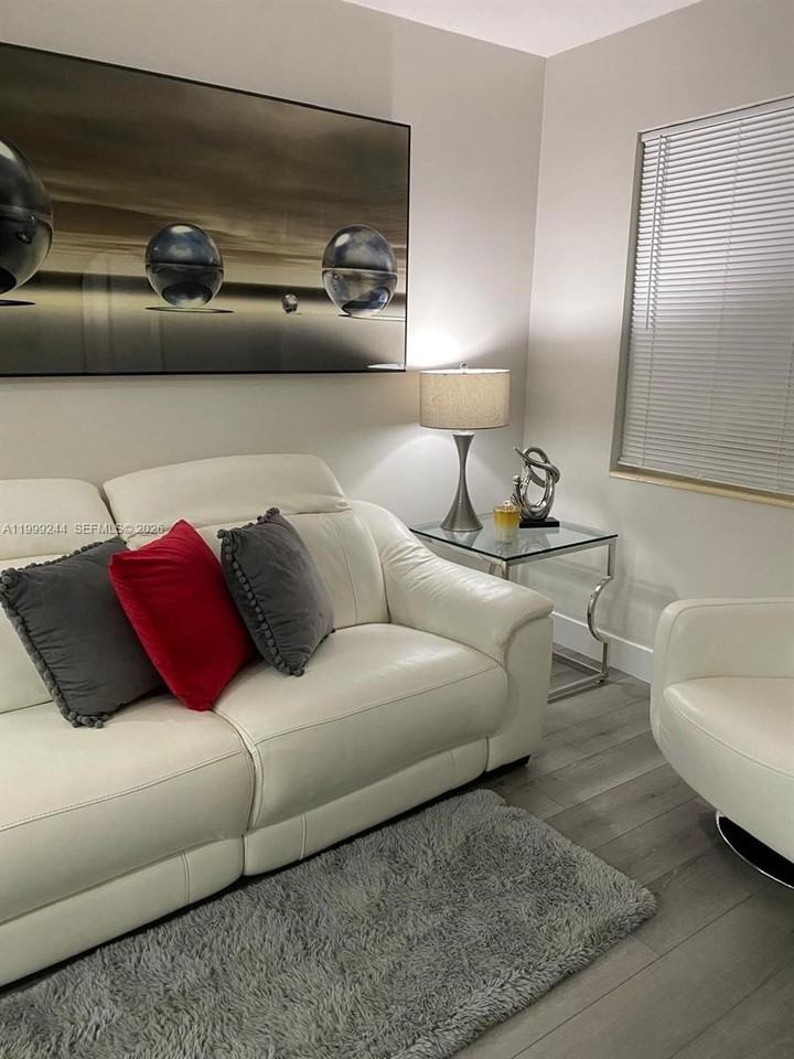 434 Tamiami Blvd #0 - Photo 6 of 32