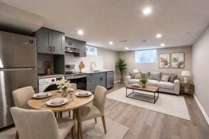 featured image of 103 2-103 Elgin Cres