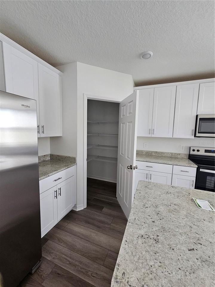 4519 Windy Oak Way - Photo 6 of 32