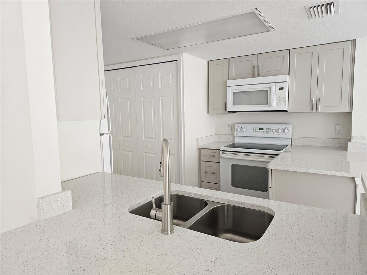 411 Australian Way #0 - Photo 3 of 24