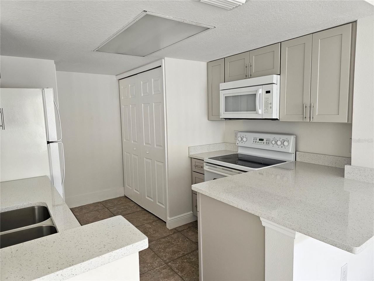 411 Australian Way #0 - Photo 4 of 24