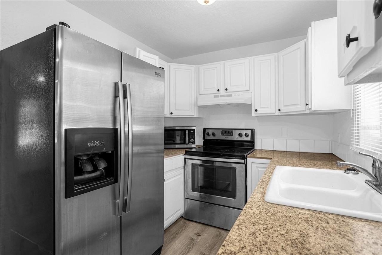 516 Pitt St - Photo 4 of 17