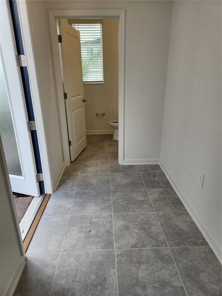 203 Bogey Dr - Photo 3 of 41