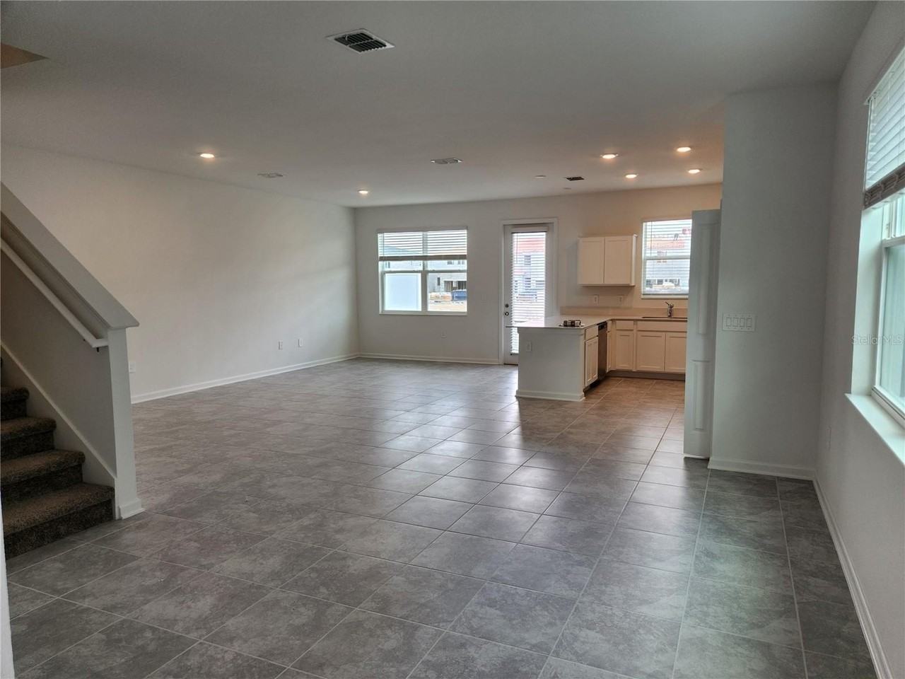 203 Bogey Dr - Photo 7 of 41