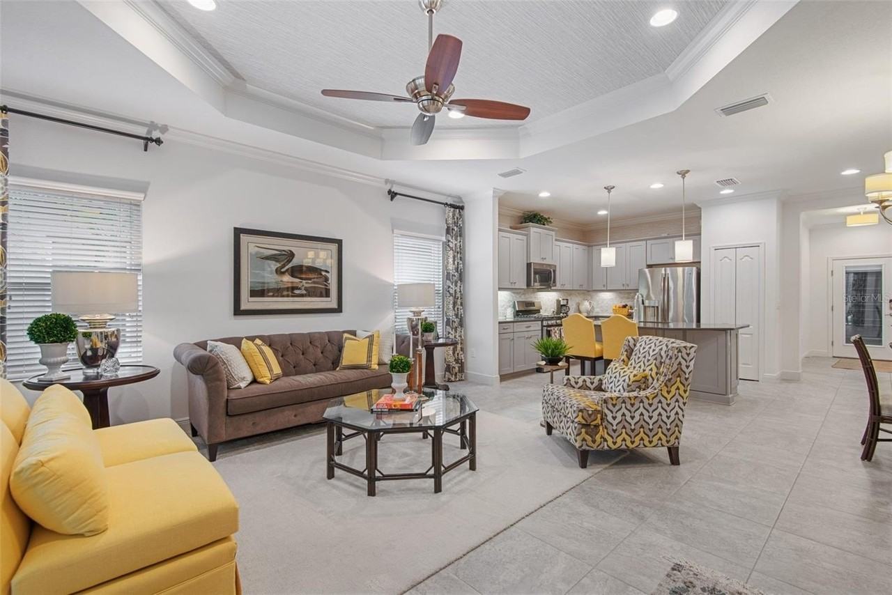 13625 Circa Crossing Dr - Photo 4 of 25