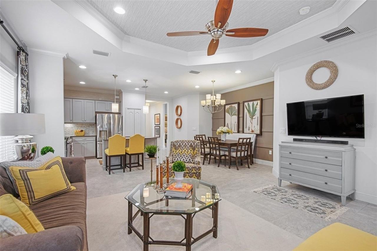 13625 Circa Crossing Dr - Photo 5 of 25