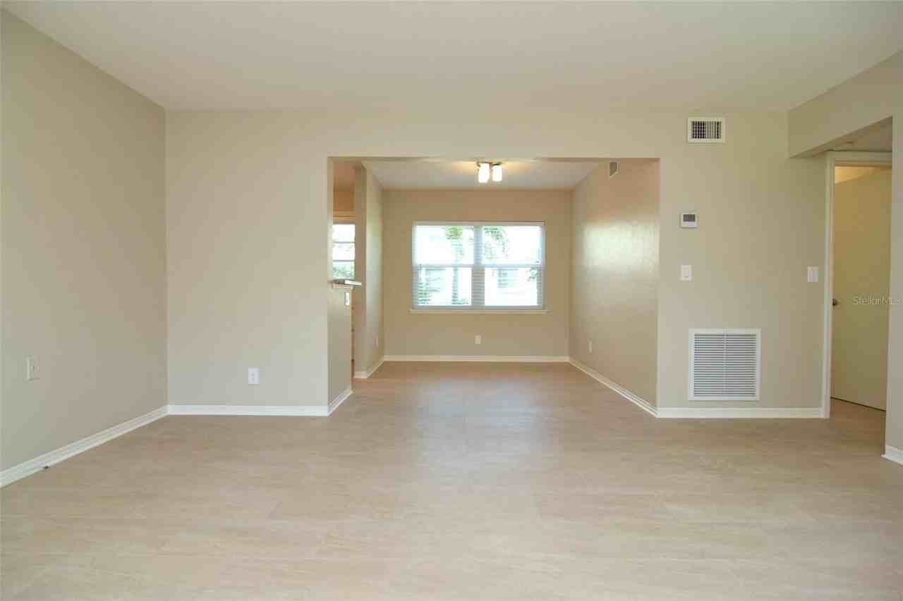 606 12th Ave Ne #2 - Photo 5 of 29