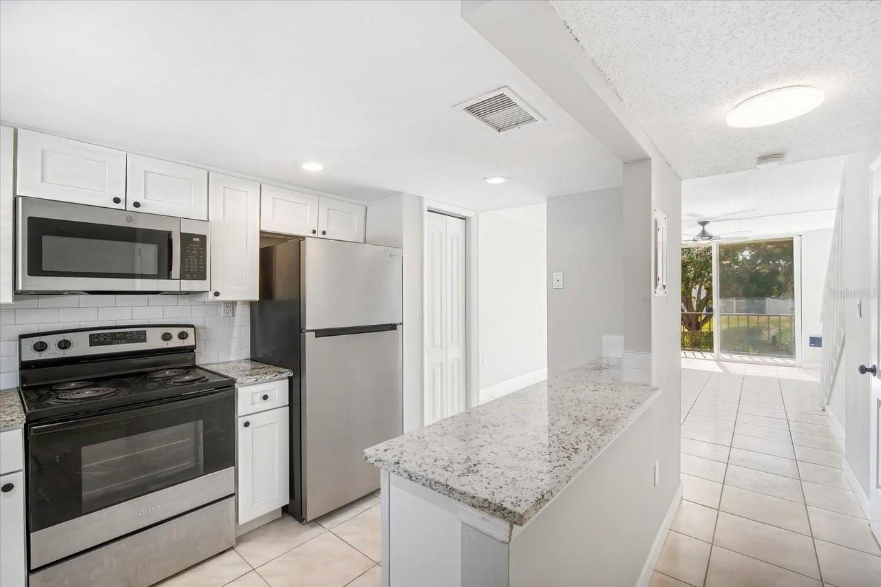 811 Russell Ln #309 - Photo 6 of 34