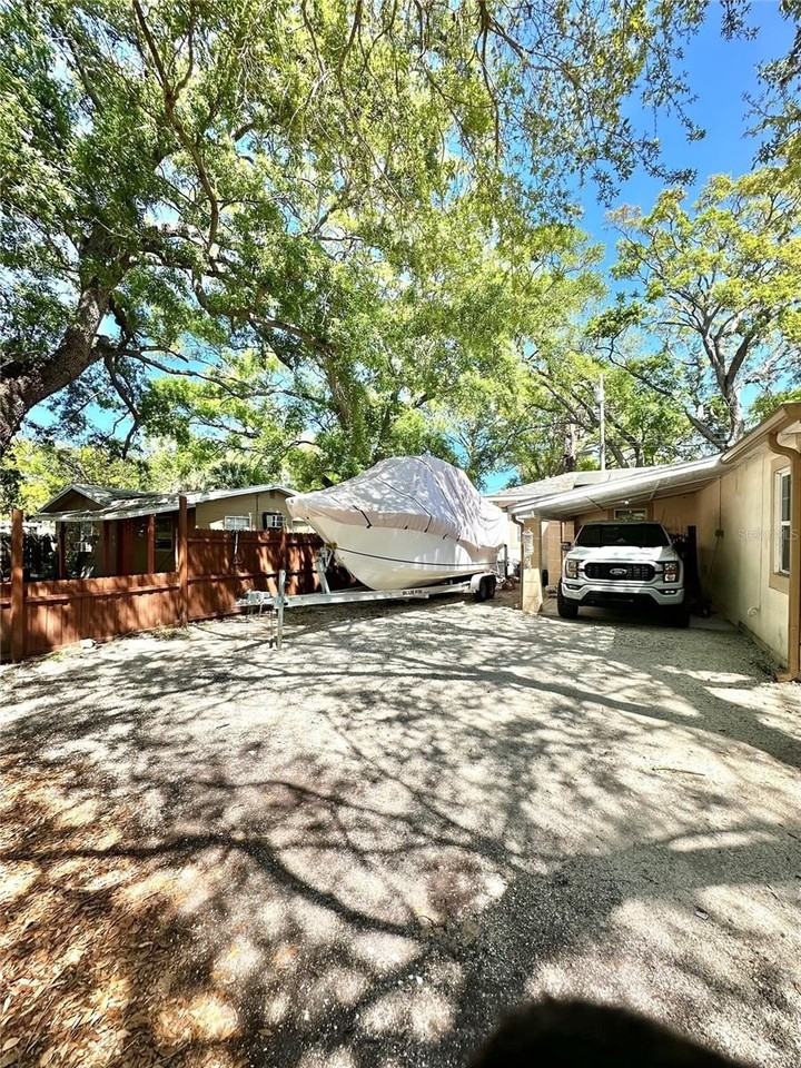 4653 78th Ln N - Photo 2 of 24