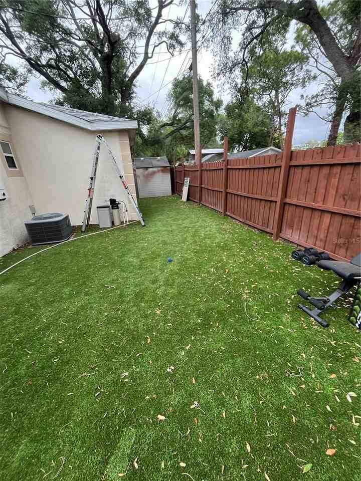 4653 78th Ln N - Photo 5 of 24