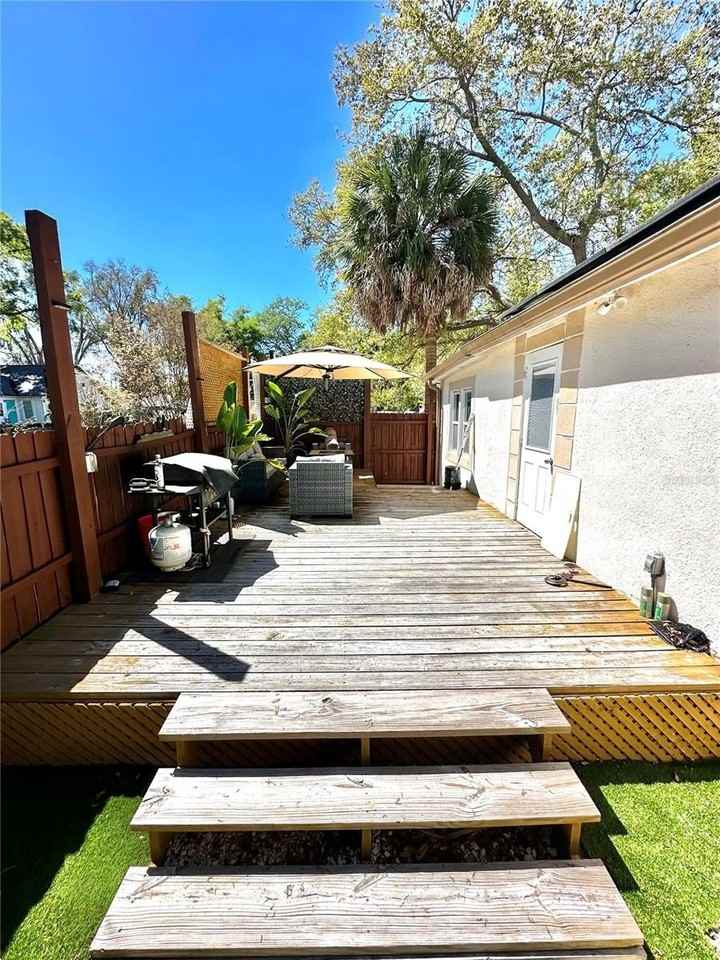 4653 78th Ln N - Photo 7 of 24