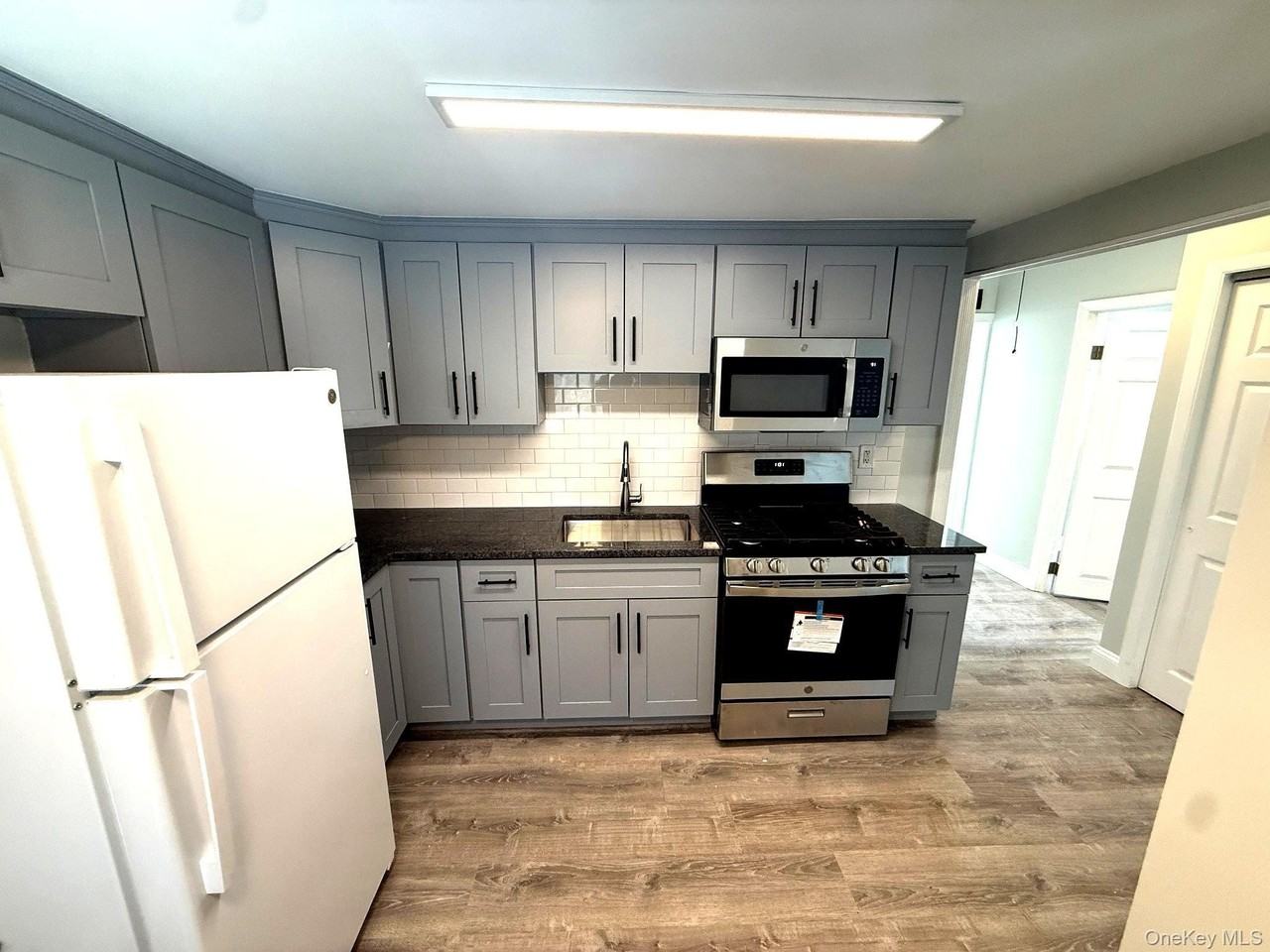 26 Forest Ln - Photo 4 of 16