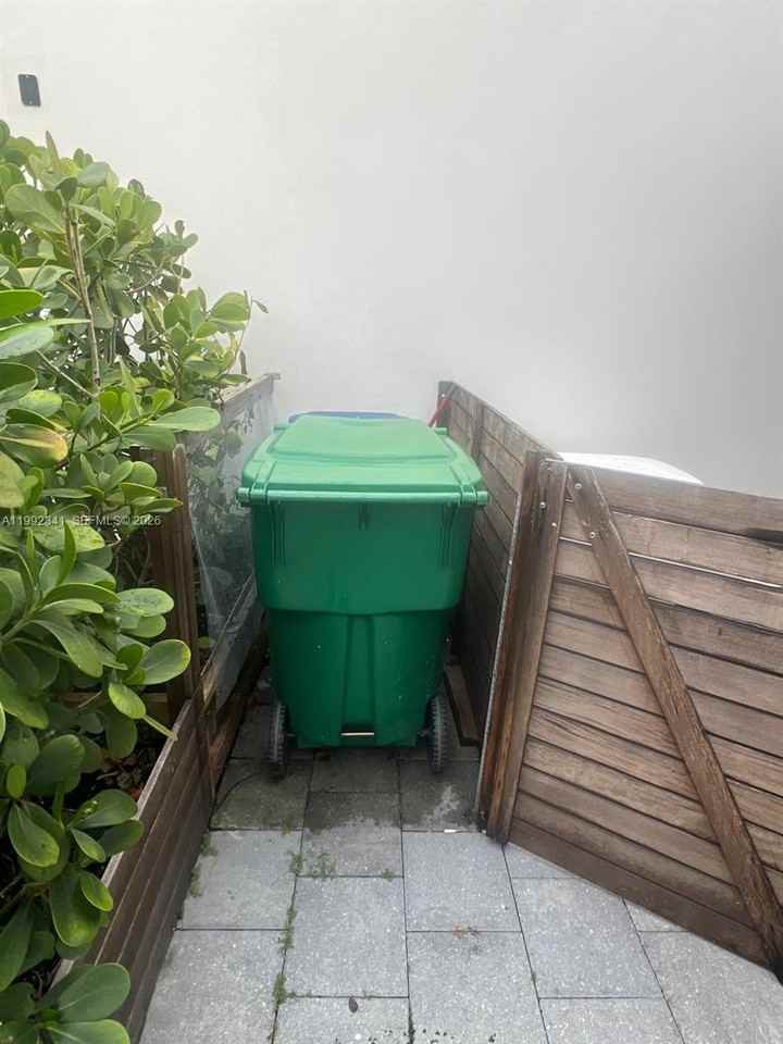 Nw 66th St - Photo 7 of 8