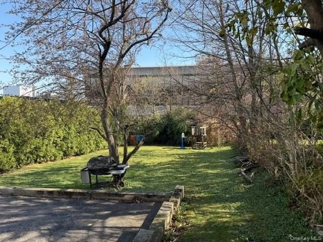 268 Schenck Ave - Photo 3 of 17